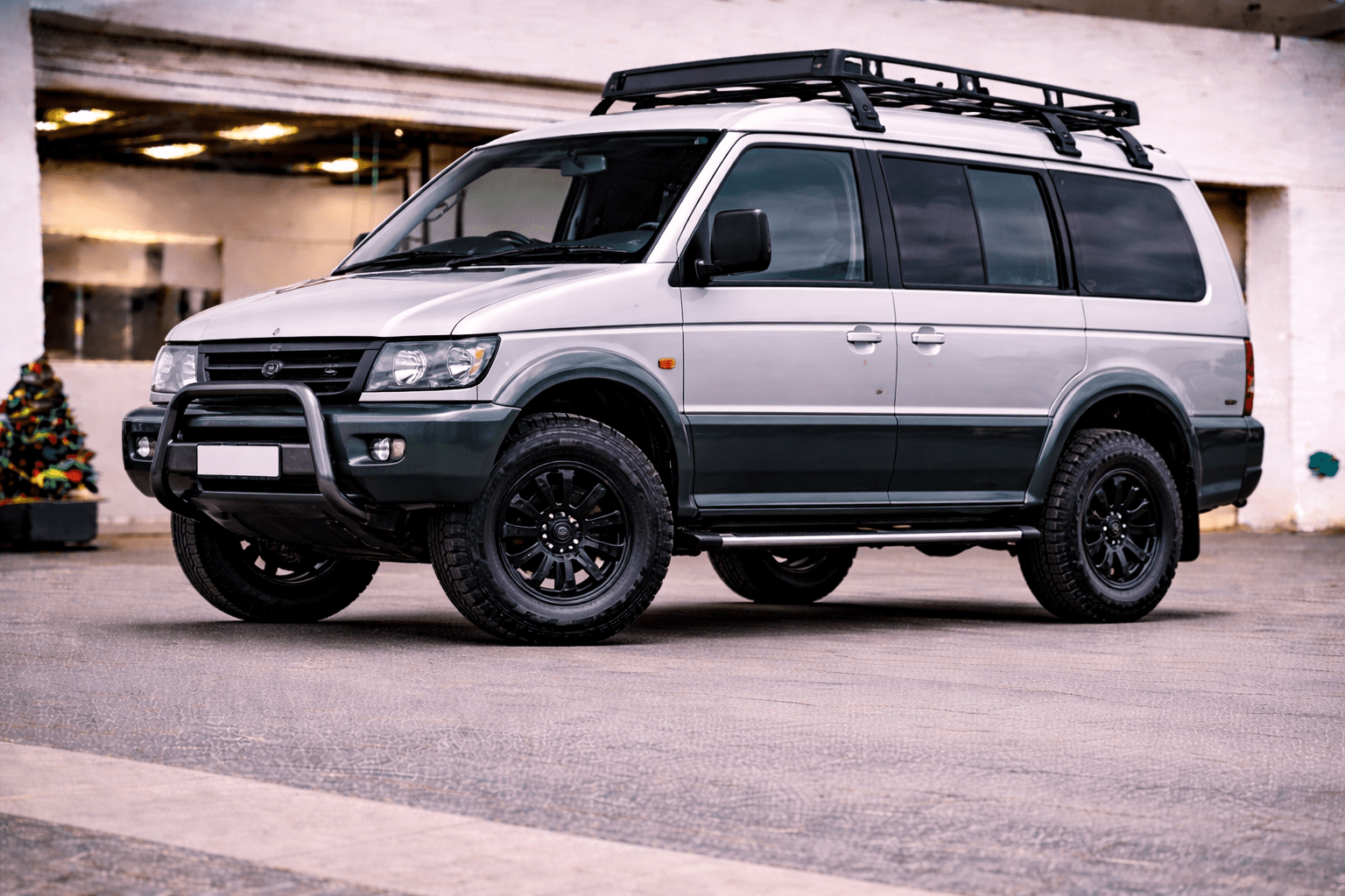 Mitsubishi Pajero Van respray