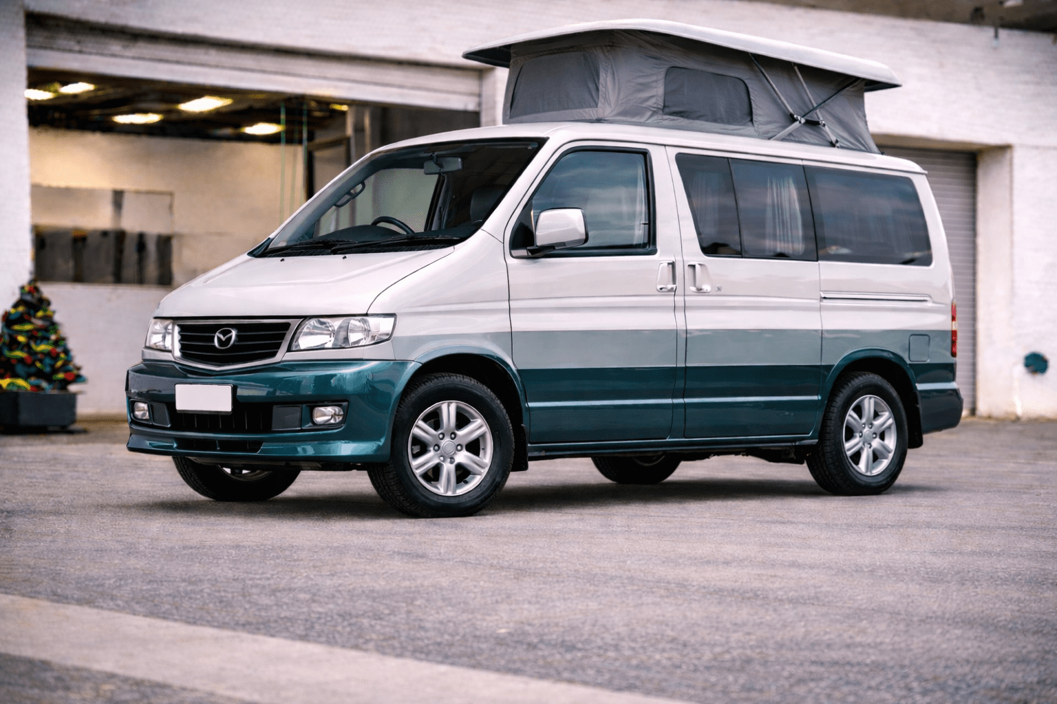 Mazda Bongo Friendee respray