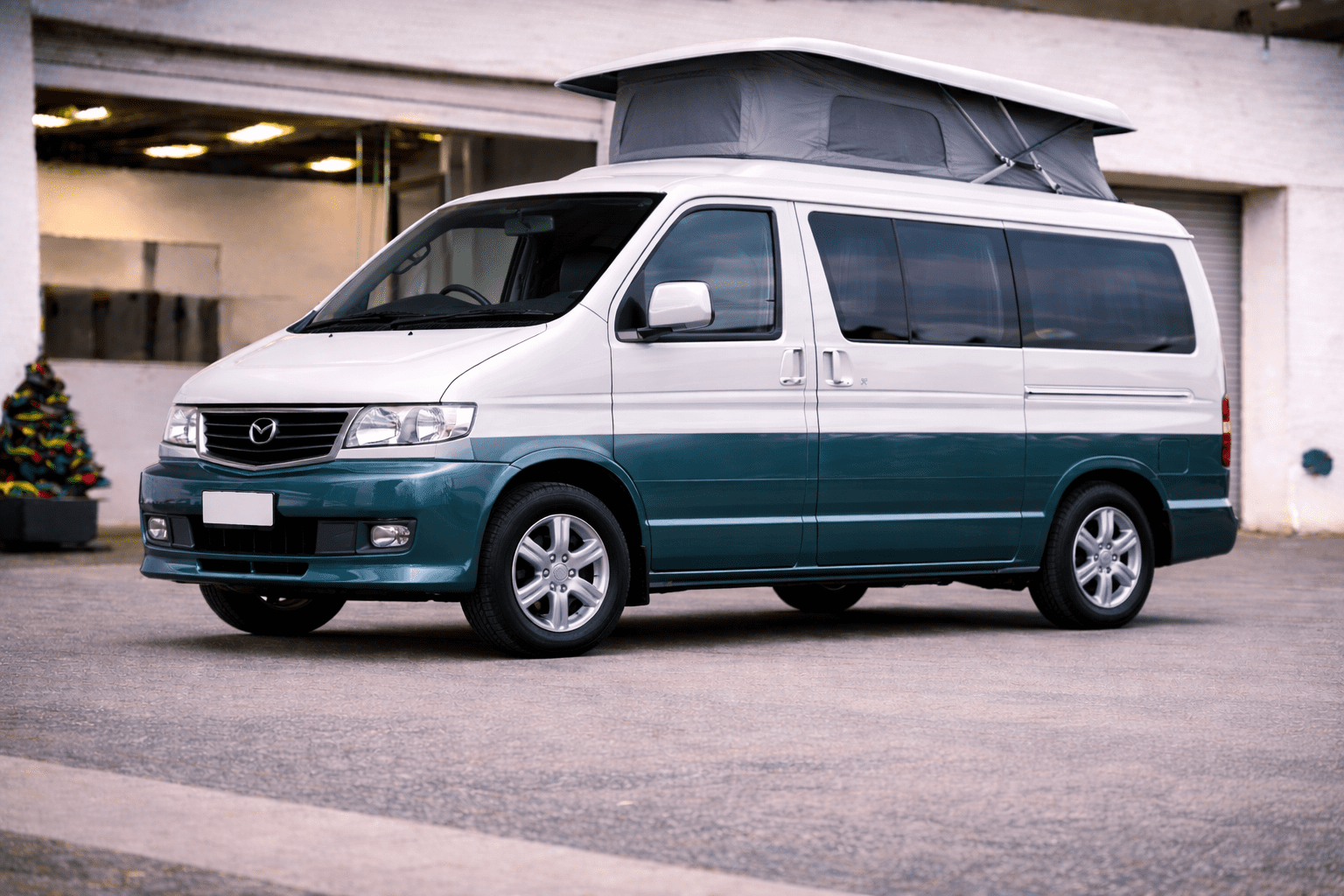 Mazda Bongo Brawny respray