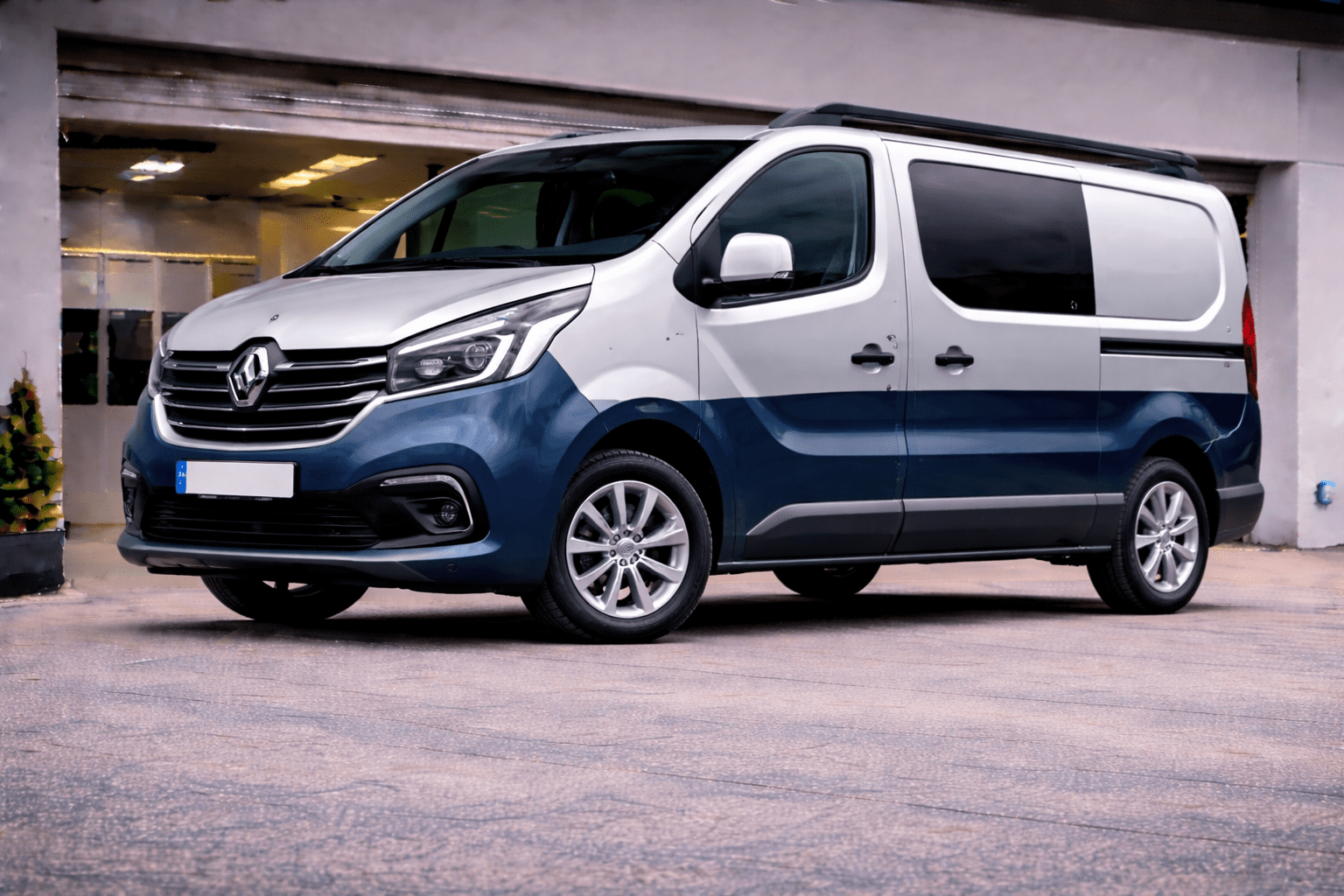 Renault Trafic respray